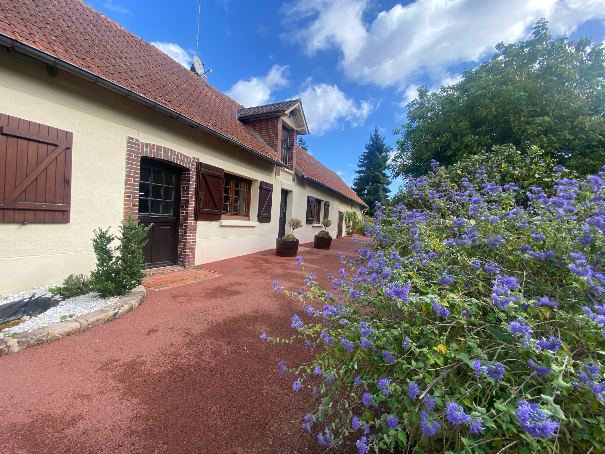 SOUS OFFRE! Magnifique longère avec beaucoup de cachet!
